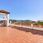 מלון דירות Costa Luxe 4*